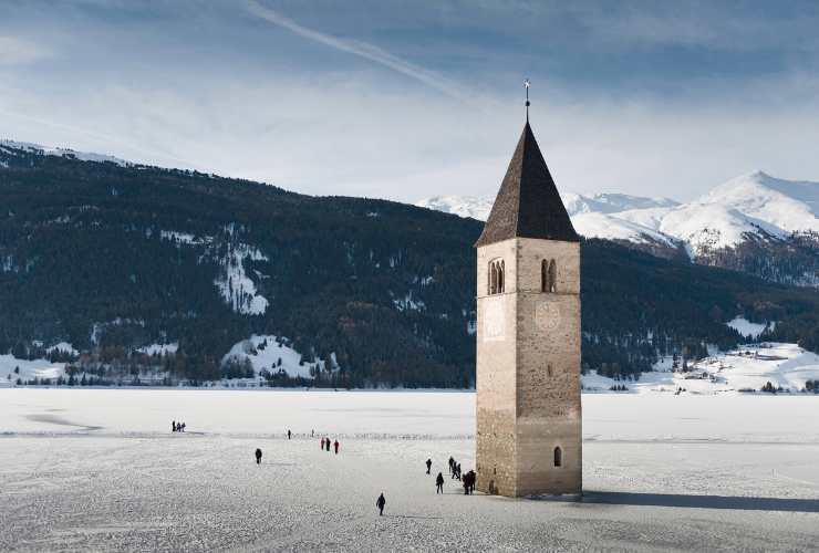 Lago di Resia ghiacciato
