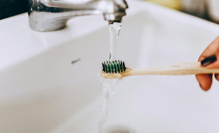 lavaggio spazzolino da denti