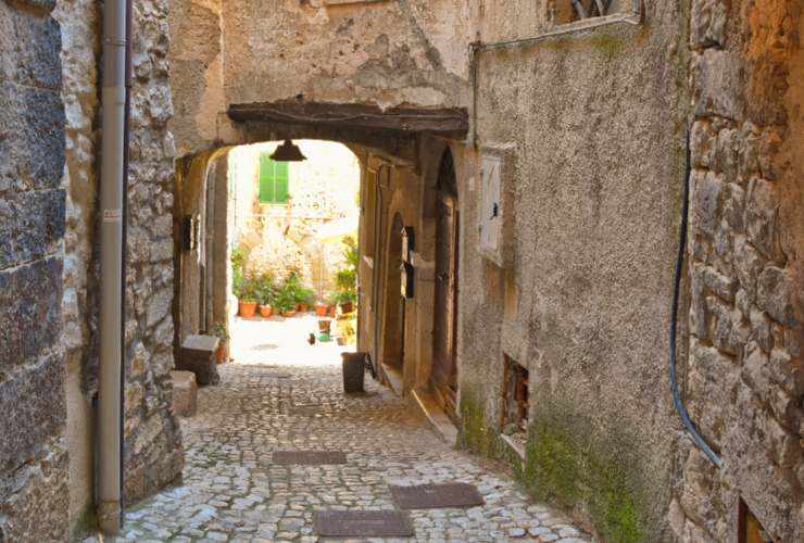 vicolo di un borgo
